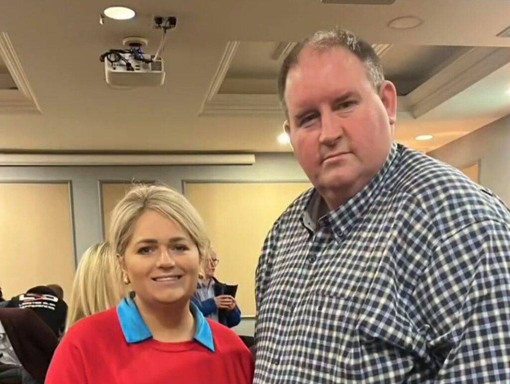 Senator Maria McCormack of Sinn Féin with Christopher Duffy. Questions need to be asked of SF as to why their reps seem to fail to challenge the far right presence in the movement, including at the two large organising meetings that launched the movement.
